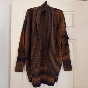 BB DAKOTA LONG COCOON STYLE SWEATER SIZE LARGE